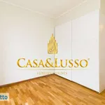 Rent 4 bedroom apartment of 105 m² in Milan