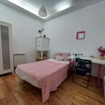 Rent a room of 180 m² in madrid