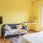 Rent a room of 200 m² in madrid