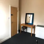 Rent 4 bedroom house in Leeds