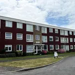 Rent 2 bedroom flat in South East England