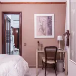 Rent 4 bedroom apartment in Barcelona