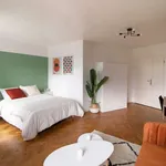 Rent a room in paris