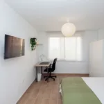 Rent a room of 100 m² in Valencia