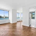 Rent 3 bedroom apartment of 144 m² in New York