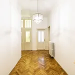 Pronajměte si 3 ložnic/e byt o rozloze 92 m² v Prague