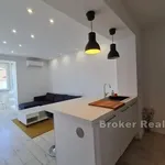 Rent 2 bedroom apartment of 70 m² in Split