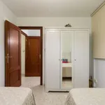 Rent 3 bedroom apartment of 90 m² in seville