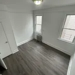 Rent 3 bedroom apartment of 155 m² in Staten Island