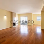 Rent 3 bedroom apartment of 213 m² in Cidade da Maia