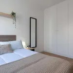 Rent a room of 140 m² in madrid