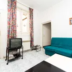 Rent a room of 270 m² in madrid