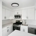 Rent 2 bedroom apartment of 875 m² in Manhattan