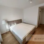 Pronajměte si 3 ložnic/e byt o rozloze 97 m² v Prague