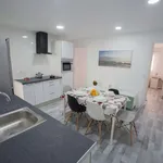 Rent a room of 120 m² in valencia