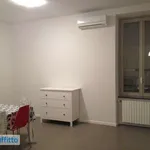 Affitto 3 camera appartamento di 120 m² in Piacenza