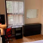 Rent 4 bedroom house in East Midlands