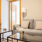 Rent 4 bedroom apartment of 15 m² in Barcelona