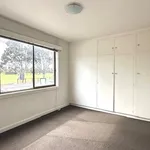 Rent 2 bedroom apartment in Caulfield North