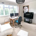 Rent 5 bedroom house in Woking