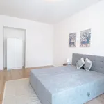 Pronajměte si 2 ložnic/e byt o rozloze 85 m² v Prague