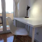 Rent a room of 80 m² in Lisbon