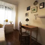 Rent a room of 200 m² in Lisbon