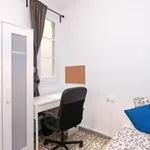 Rent 4 bedroom apartment in Barcelona