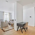 Appartement de 96 m² avec 3 chambre(s) en location à Paris