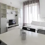 Rent 1 bedroom apartment of 35 m² in milan