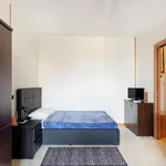 Rent 2 bedroom apartment in Milan