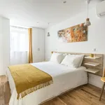 Rent 2 bedroom apartment of 500 m² in Paris