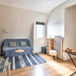 Rent 1 bedroom apartment of 23 m² in Paris