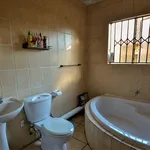 Rent 3 bedroom apartment of 96 m² in Gauteng