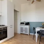 Rent 1 bedroom apartment of 43 m² in milan