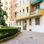 Rent 1 bedroom apartment of 35 m² in Milano