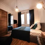 Rent a room of 100 m² in Stuttgart