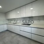 Rent 2 bedroom apartment of 95 m² in Amadora