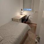 Rent 4 bedroom apartment in Valencia