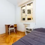 Rent a room of 220 m² in madrid