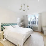 Rent 3 bedroom flat of 163 m² in London