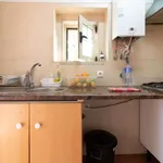 Rent a room of 100 m² in lisbon