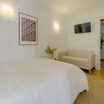 Rent a room of 150 m² in madrid