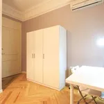 Rent a room of 180 m² in madrid