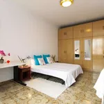 Rent a room of 280 m² in barcelona