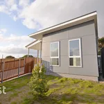 Rent 2 bedroom house in Opossum Bay