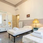 Rent 4 bedroom apartment of 250 m² in florence