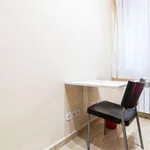 Rent a room of 180 m² in madrid