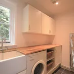 Rent 4 bedroom flat in East Hampshire