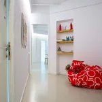 Rent a room of 290 m² in Barcelona